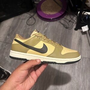 Nike  Tan and Black Sneakers